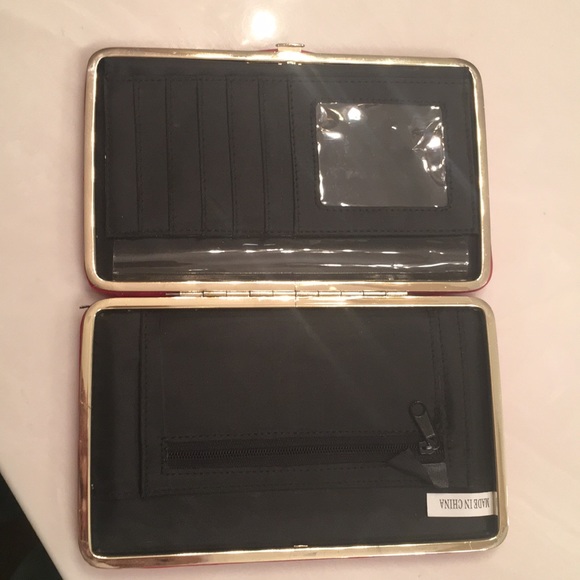 Red wallet - Picture 2 of 2